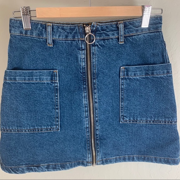 TOPSHOP Moto Zipper Denim Patch Pocket Mini Skirt - Picture 3 of 16